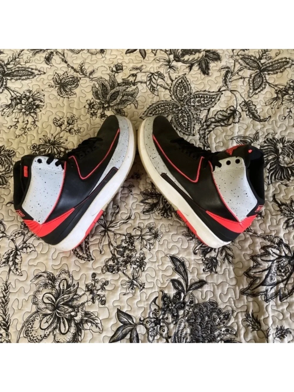Jordan Men’s Retro Infrared Red 23 size 9.5